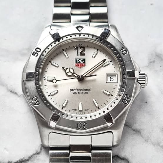 Professional 2000 Quartz / Stainless Steel thumb