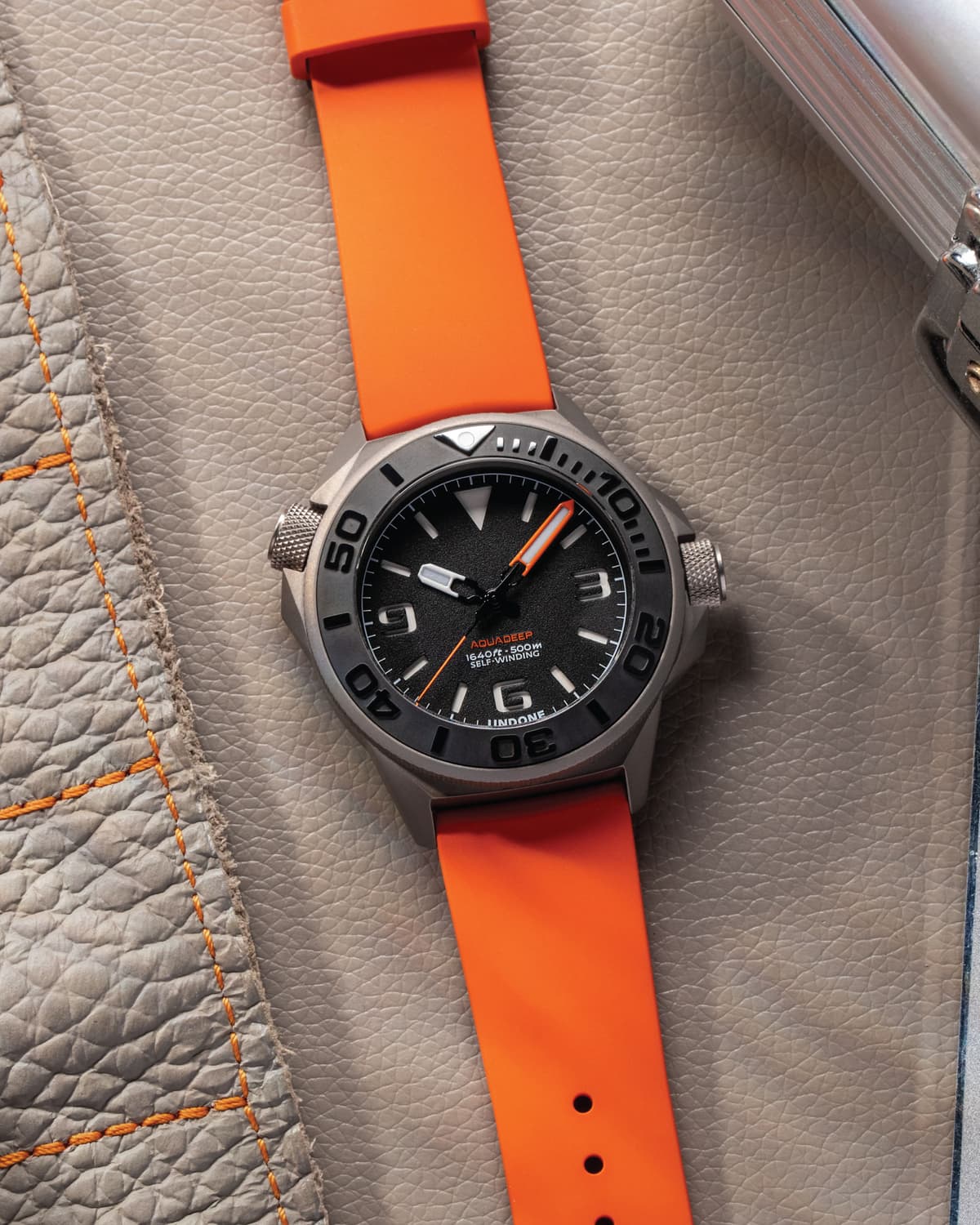 Aquadeep Signal Orange Automatic thumb