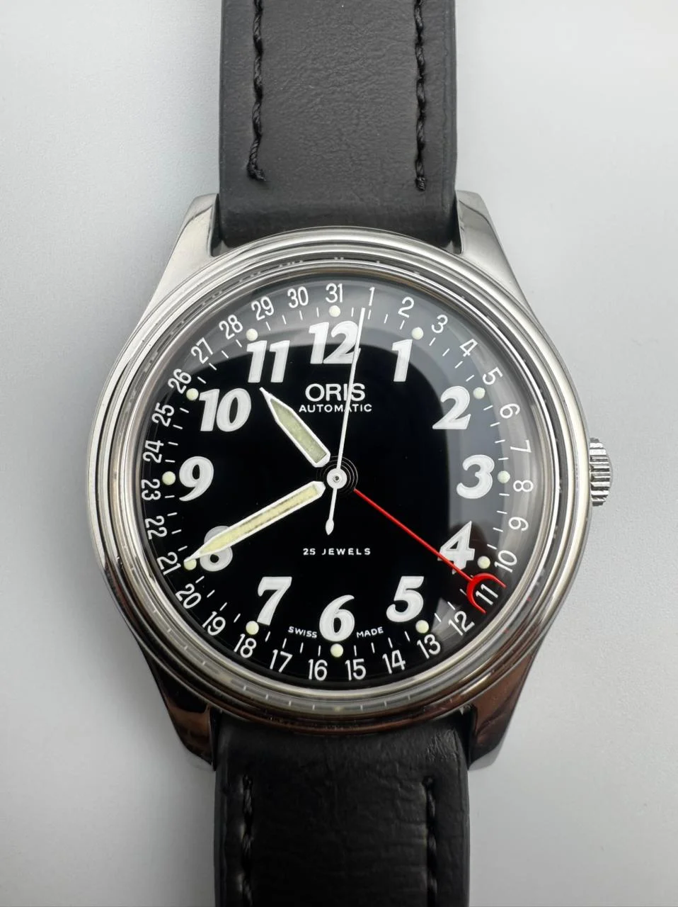 Pointer Date 36 Stainless Steel / Black