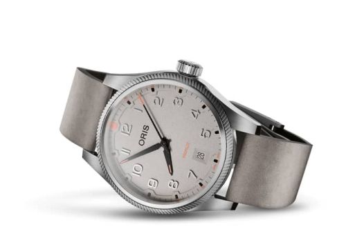 Big Crown ProPilot Date Stainless Steel / Chalk / Strap