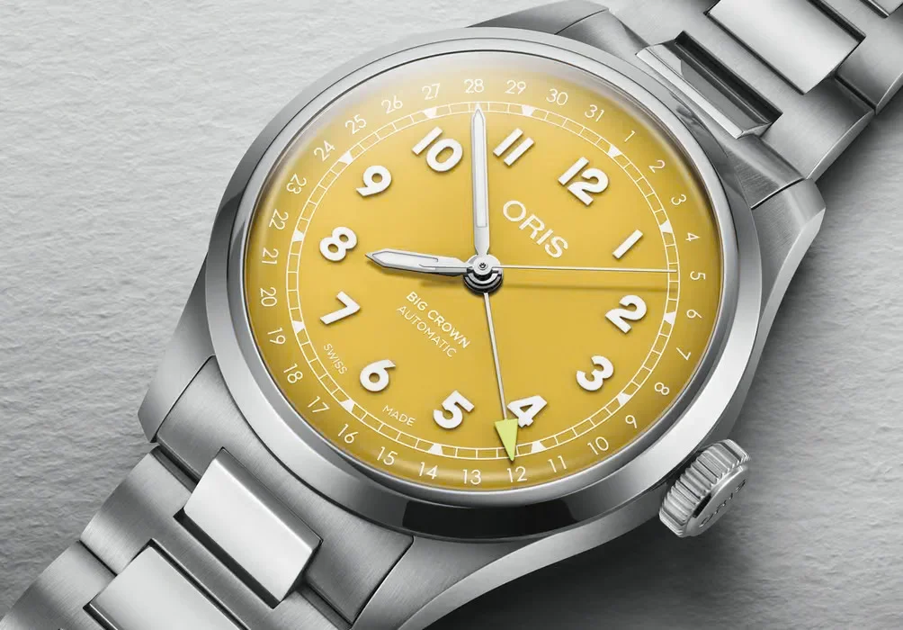 Thumb Big Crown Pointer Date 40 Stainless Steel / Yellow / Bracelet