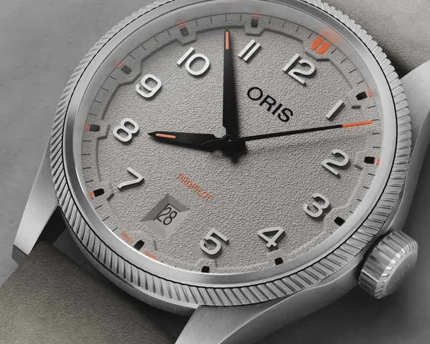 Thumb Big Crown ProPilot Date Stainless Steel / Chalk / Strap