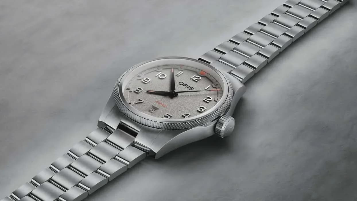 Thumb Big Crown ProPilot Date Stainless Steel / Chalk / Bracelet