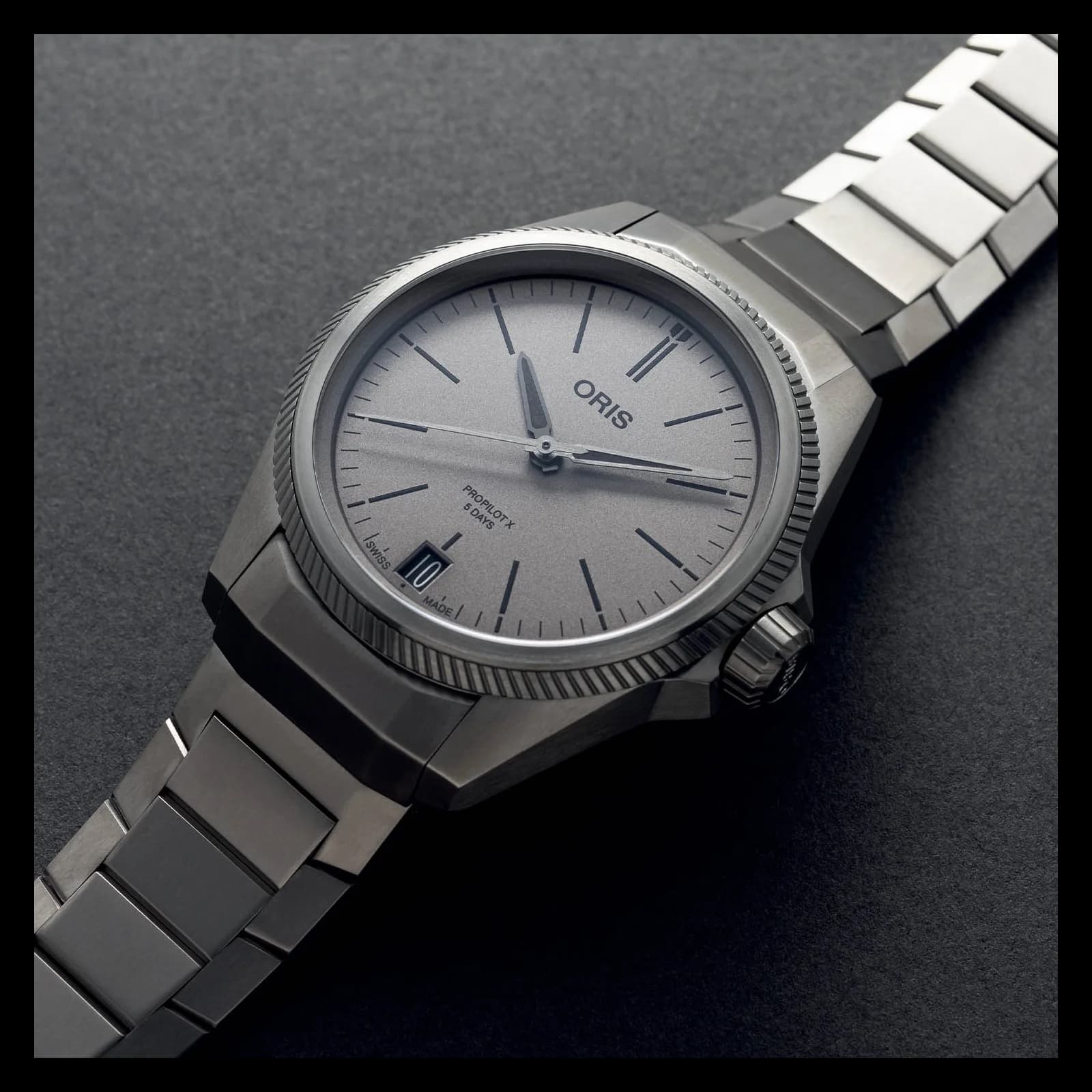 Thumb ProPilot X Calibre 400 Titanium / Grey / Bracelet