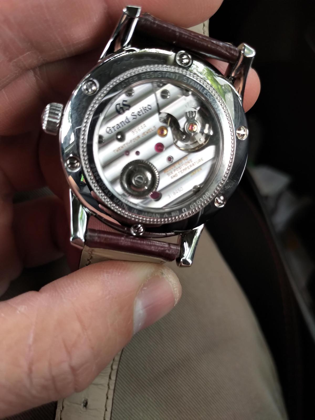 Thumb Elegance Collection / Creamy Dial / Leather