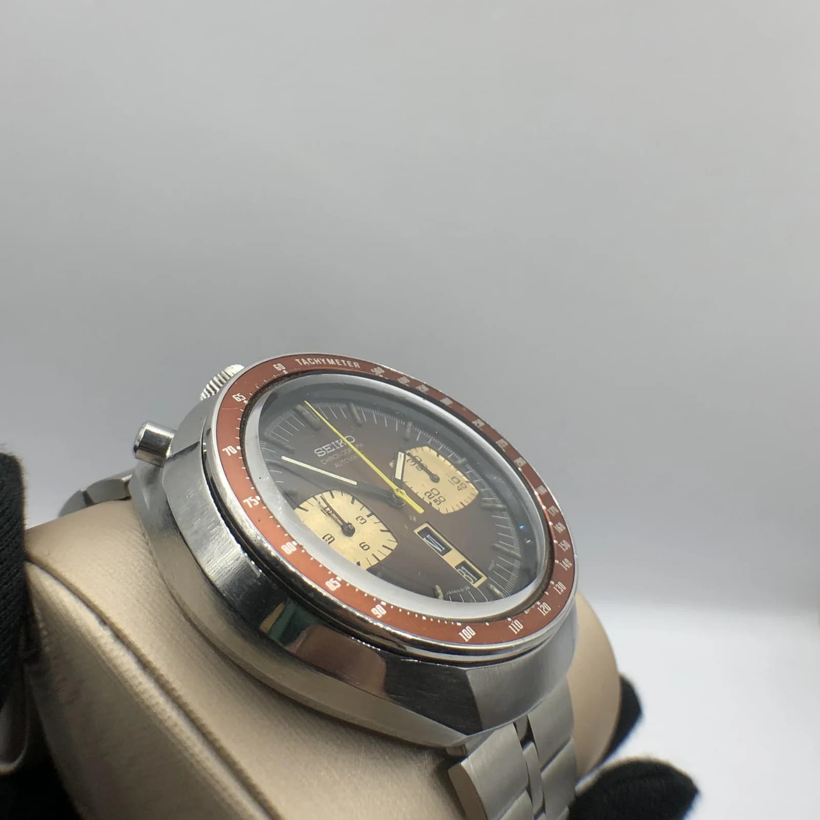Thumb Bullhead Stainless Steel / Red