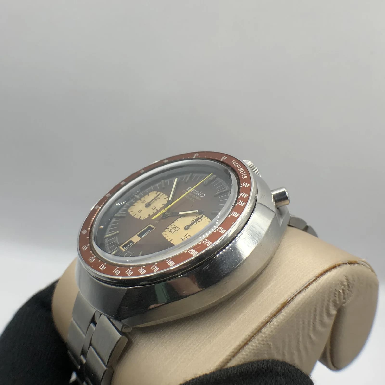 Thumb Bullhead Stainless Steel / Red