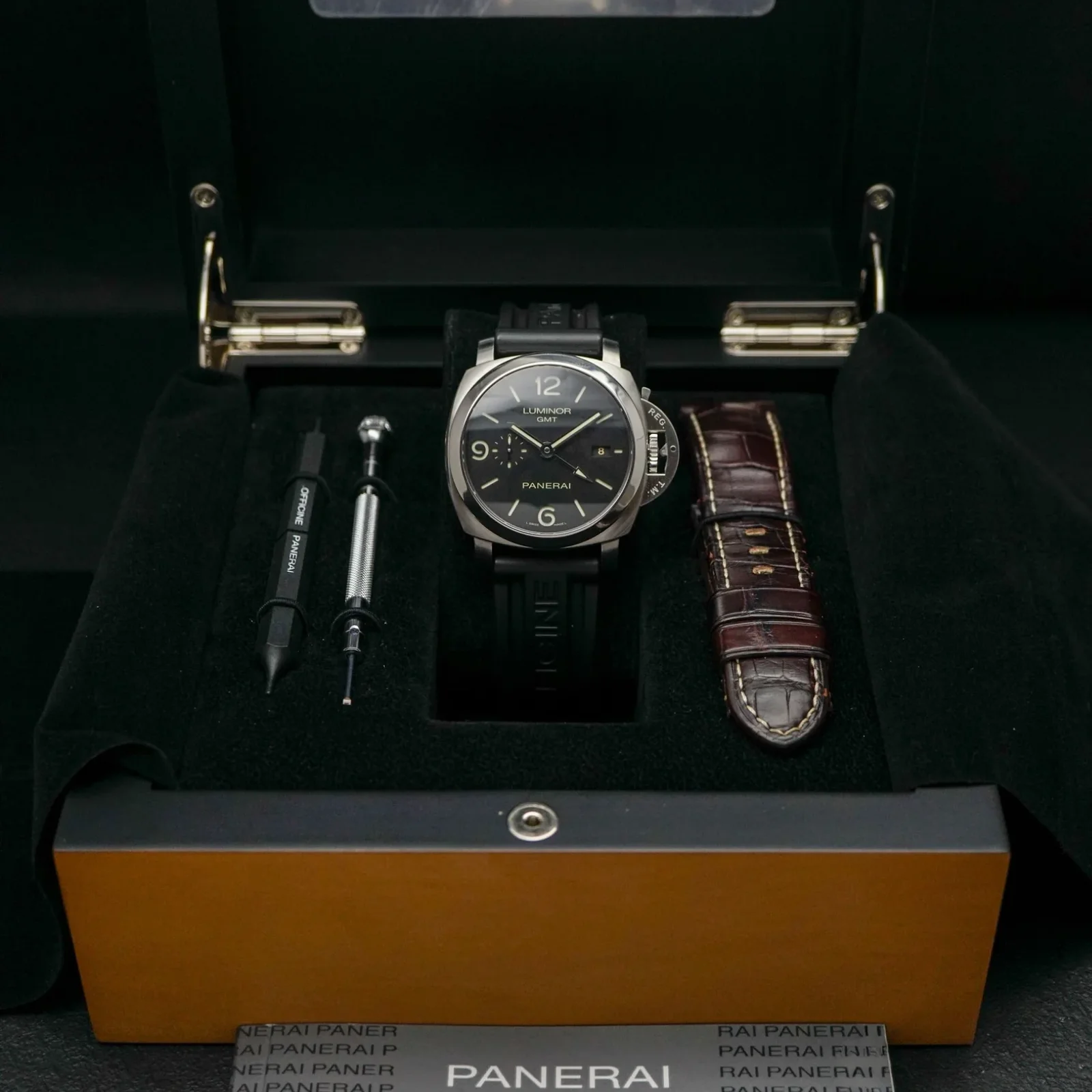 Thumb Luminor 1950 3-Days Automatic GMT PAM00320