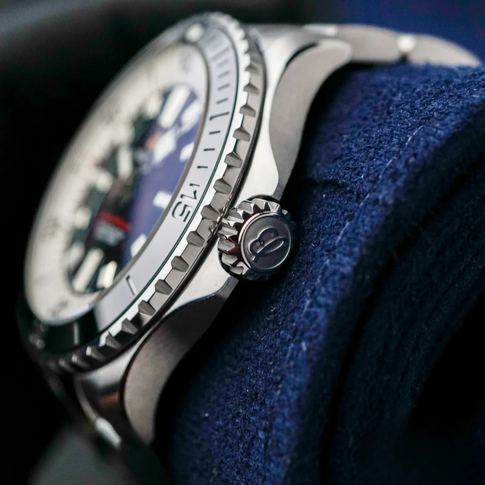 Thumb SuperOcean Automatic 42 Stainless Steel / Black / Bracelet