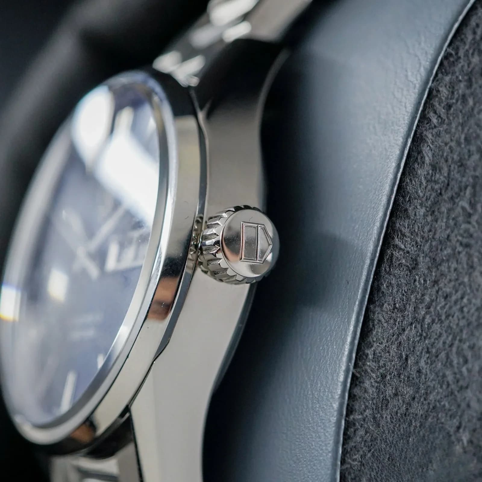 Thumb Carrera Calibre 5 Day-Date Blue Dial Steel Bracelet