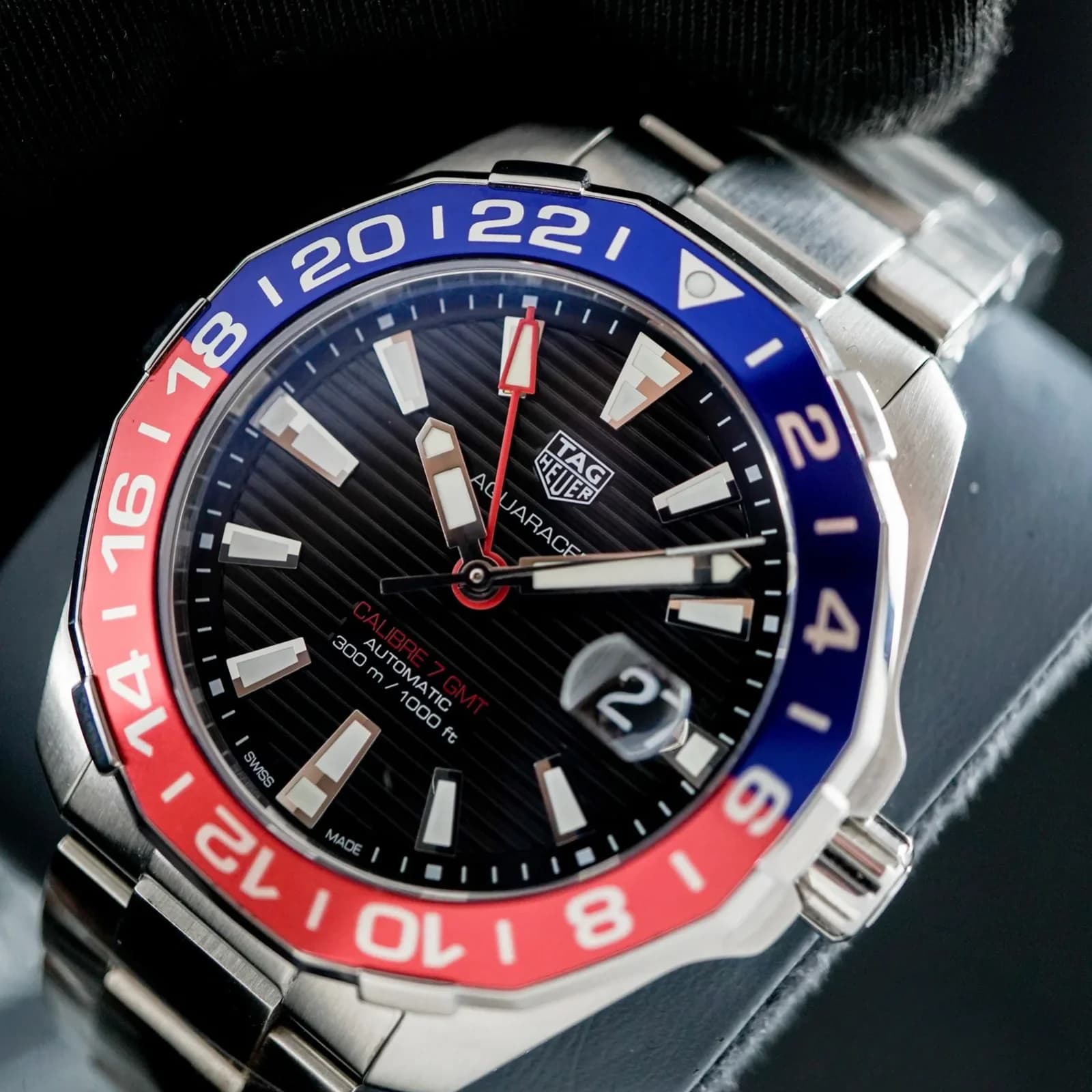 Thumb Aquaracer 300M Calibre 7 GMT Stainless Steel / Black / Bracelet