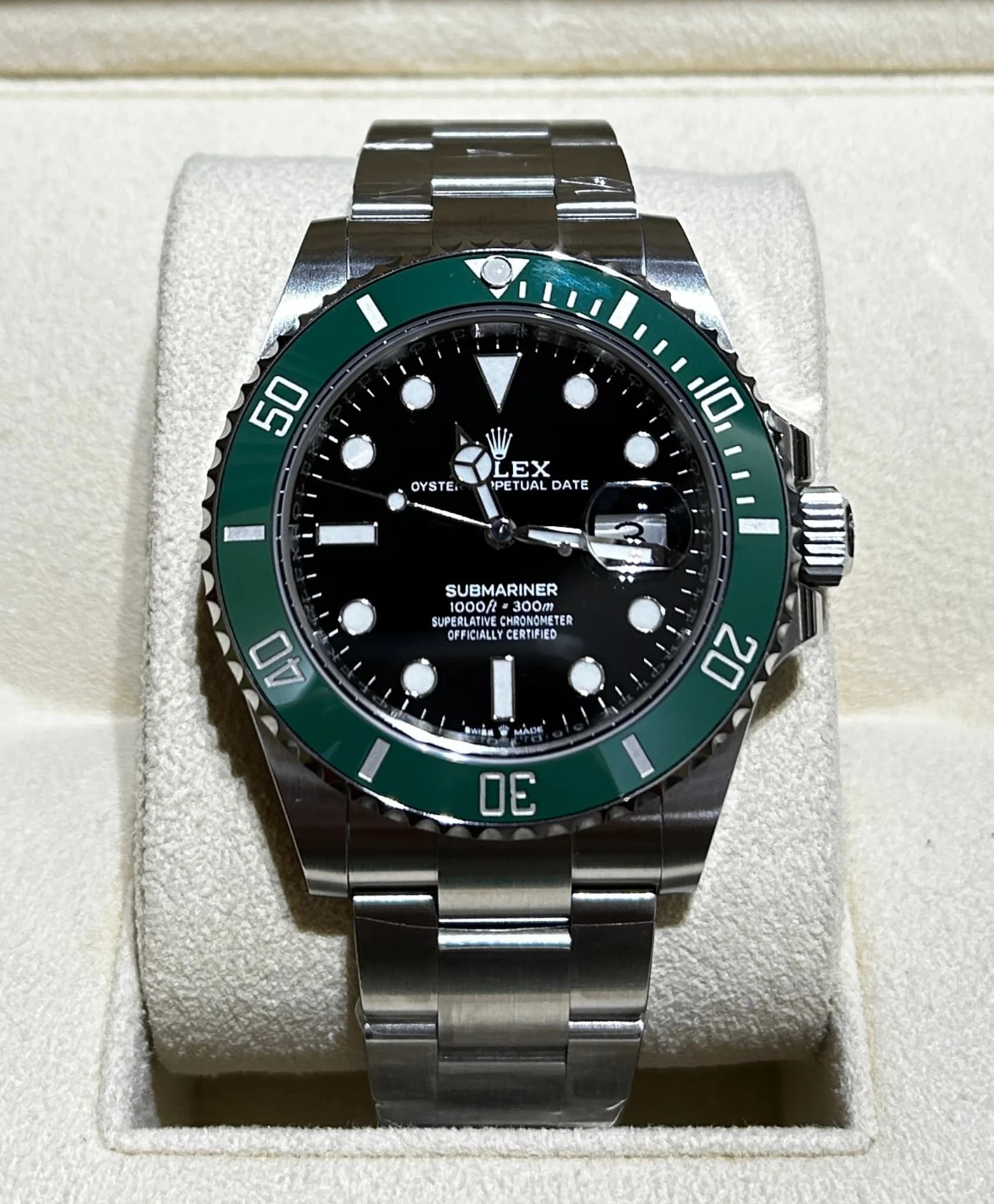 Thumb Submariner Date 41 Stainless Steel / Black / Green Cerachrom
