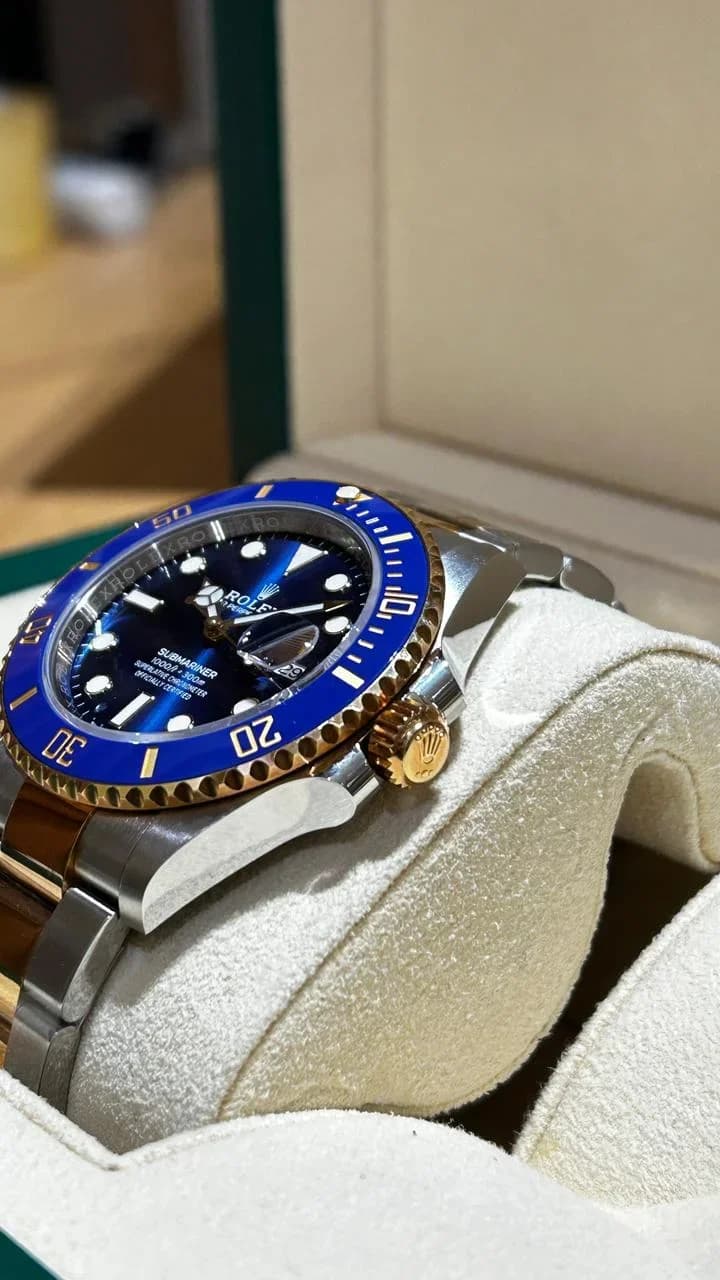 Thumb Submariner Date 41 Stainless Steel / Yellow Gold / Blue