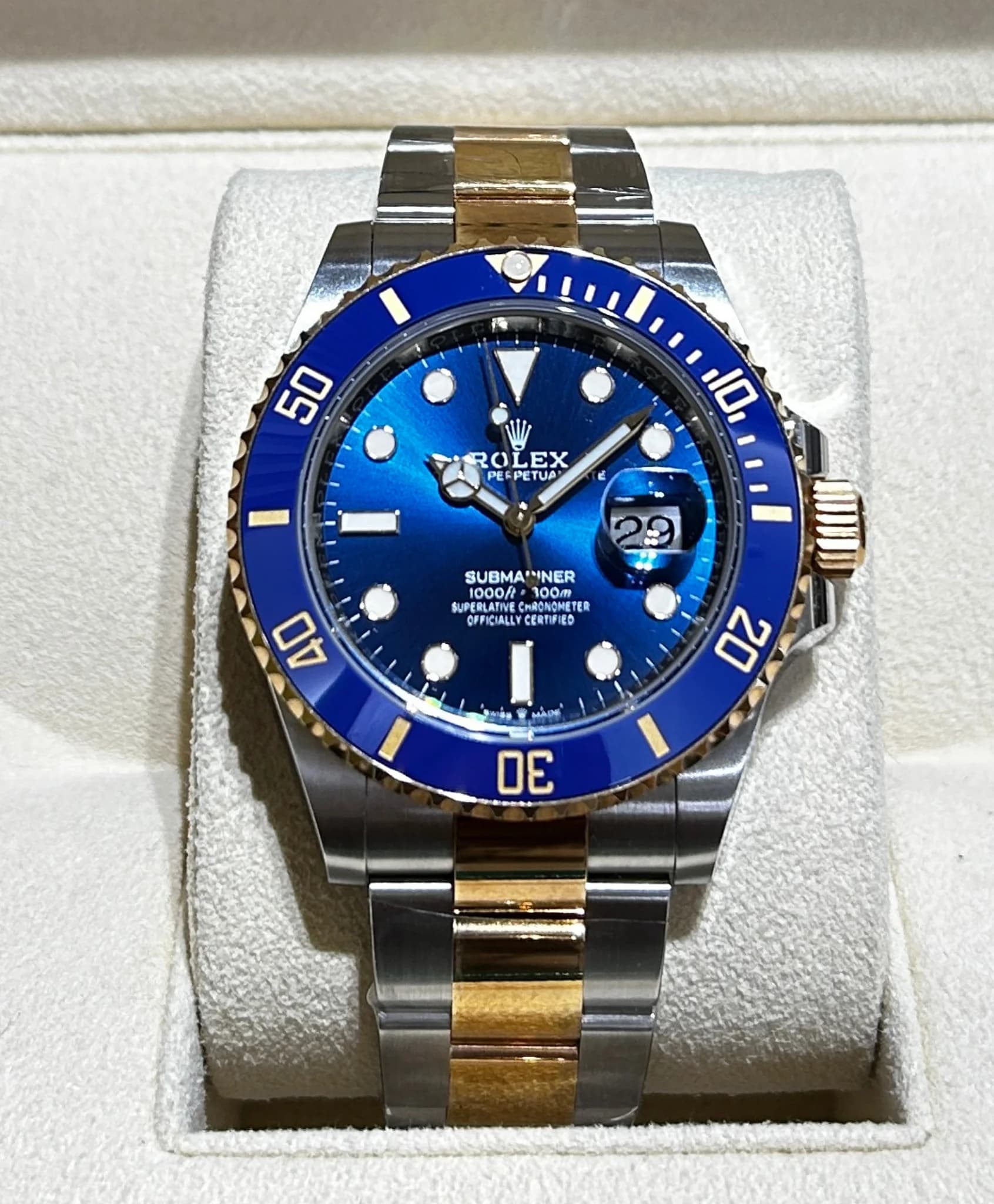 Thumb Submariner Date 41 Stainless Steel / Yellow Gold / Blue