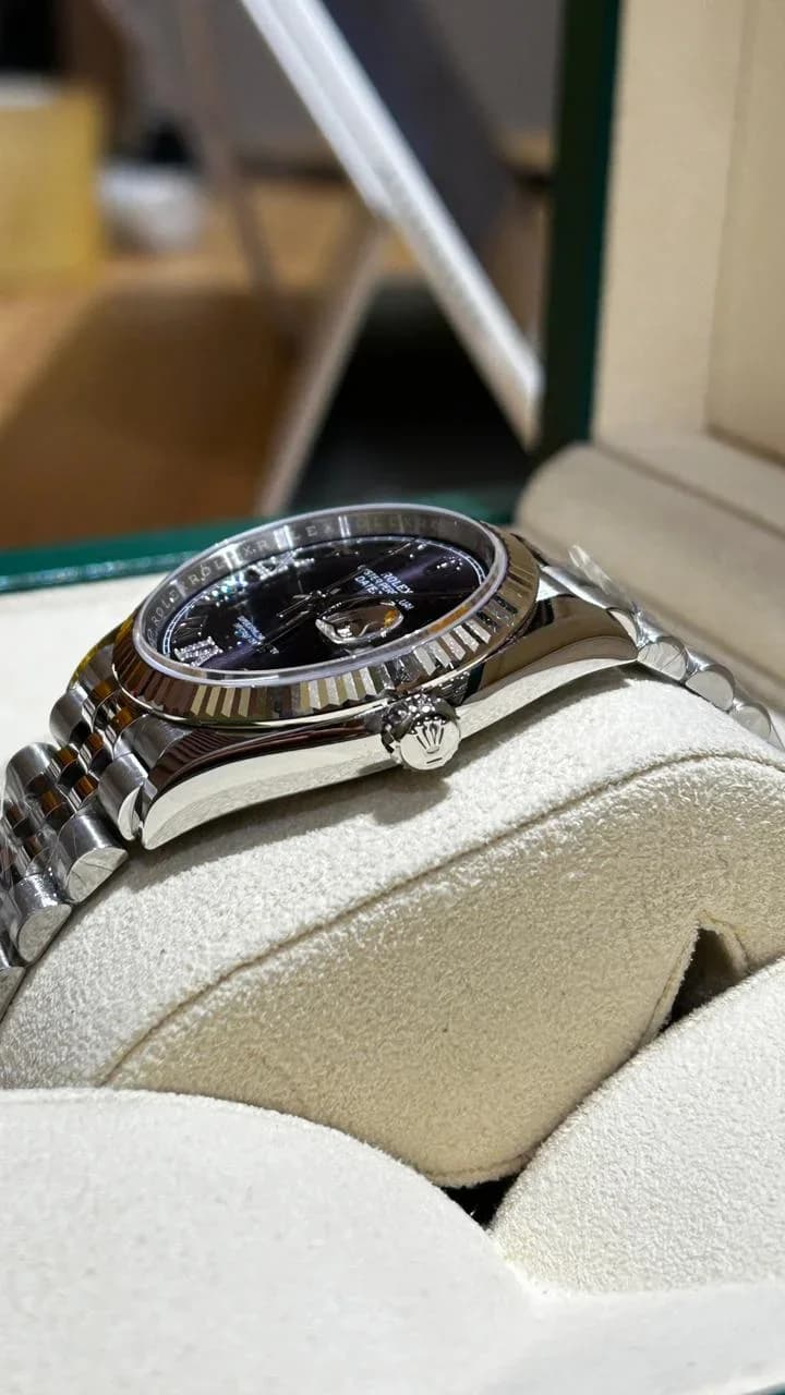 Thumb Datejust 36 Stainless Steel / Fluted / Aubergine Roman-Diamonds / Jubilee