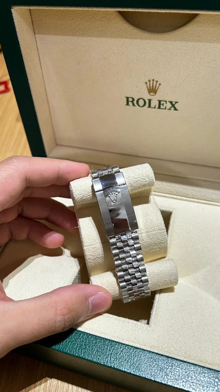 Thumb Datejust 36 Stainless Steel / Fluted / Aubergine Roman-Diamonds / Jubilee