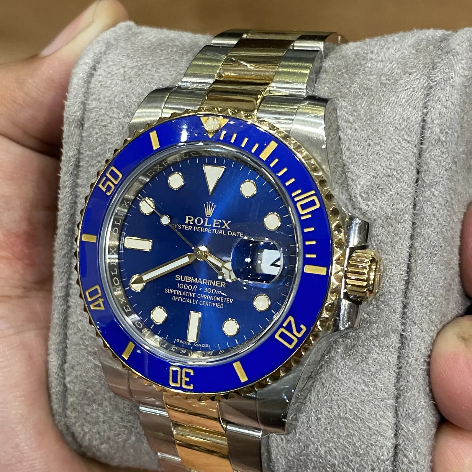 Thumb Submariner Date Rolesor / Blue / Cerachrom