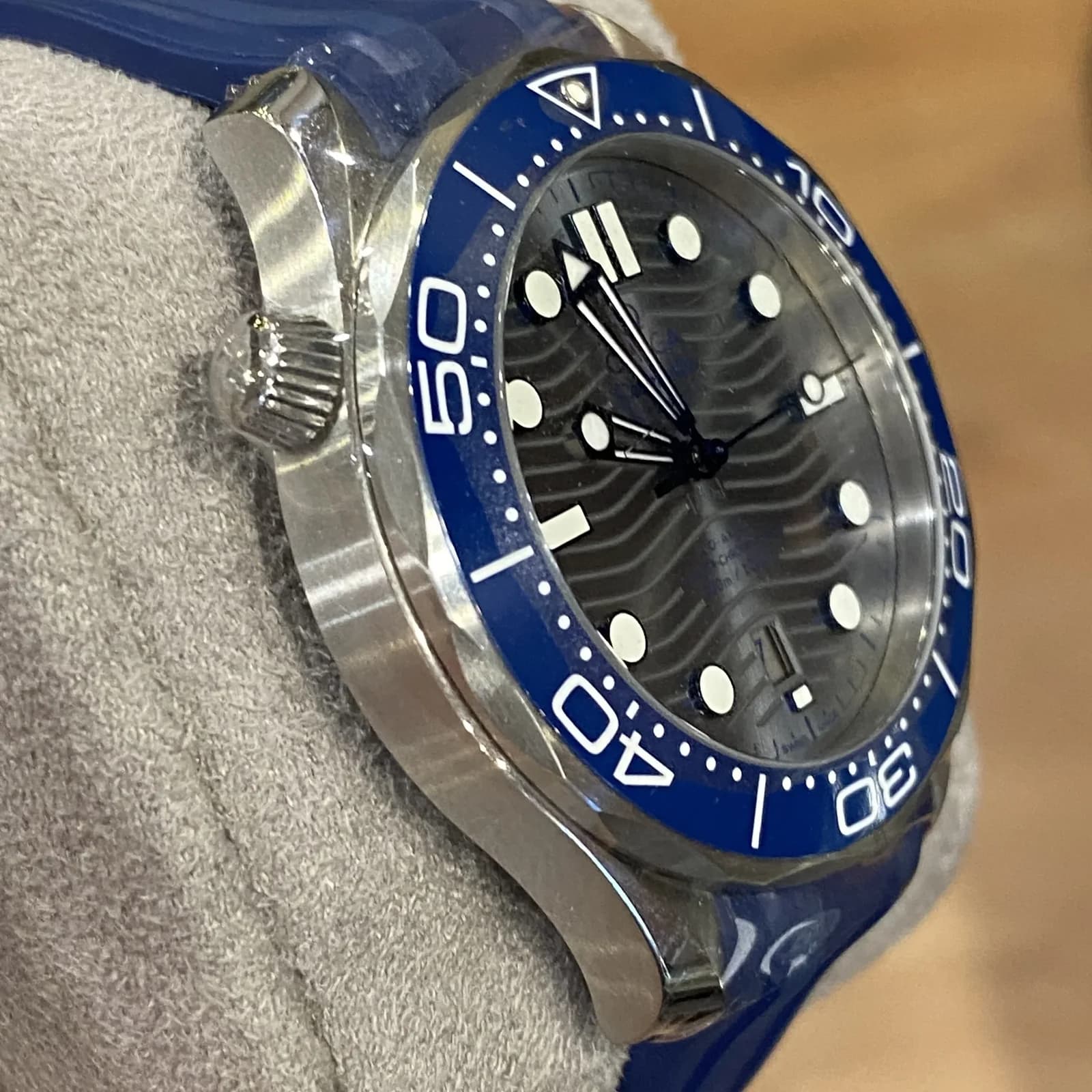 Thumb Seamaster Diver 300M Master Co-Axial 42 Stainless Steel / Grey /  Rubber