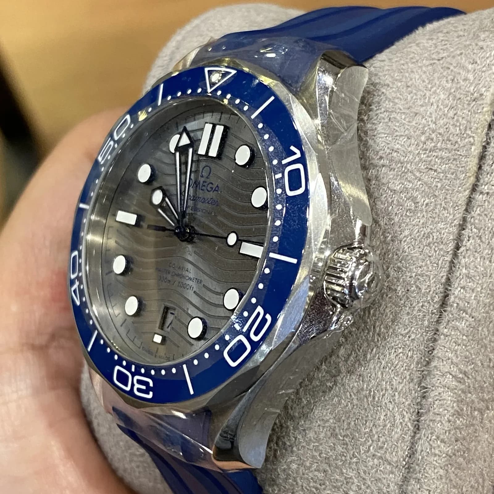 Thumb Seamaster Diver 300M Master Co-Axial 42 Stainless Steel / Grey /  Rubber