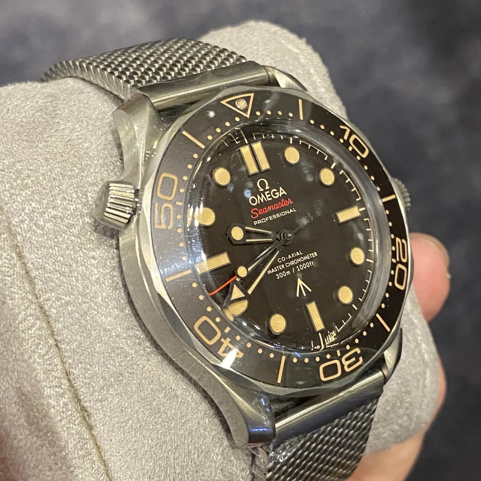 Thumb Seamaster Diver 300M Master Co-Axial 42 James Bond No Time to Die / Bracelet