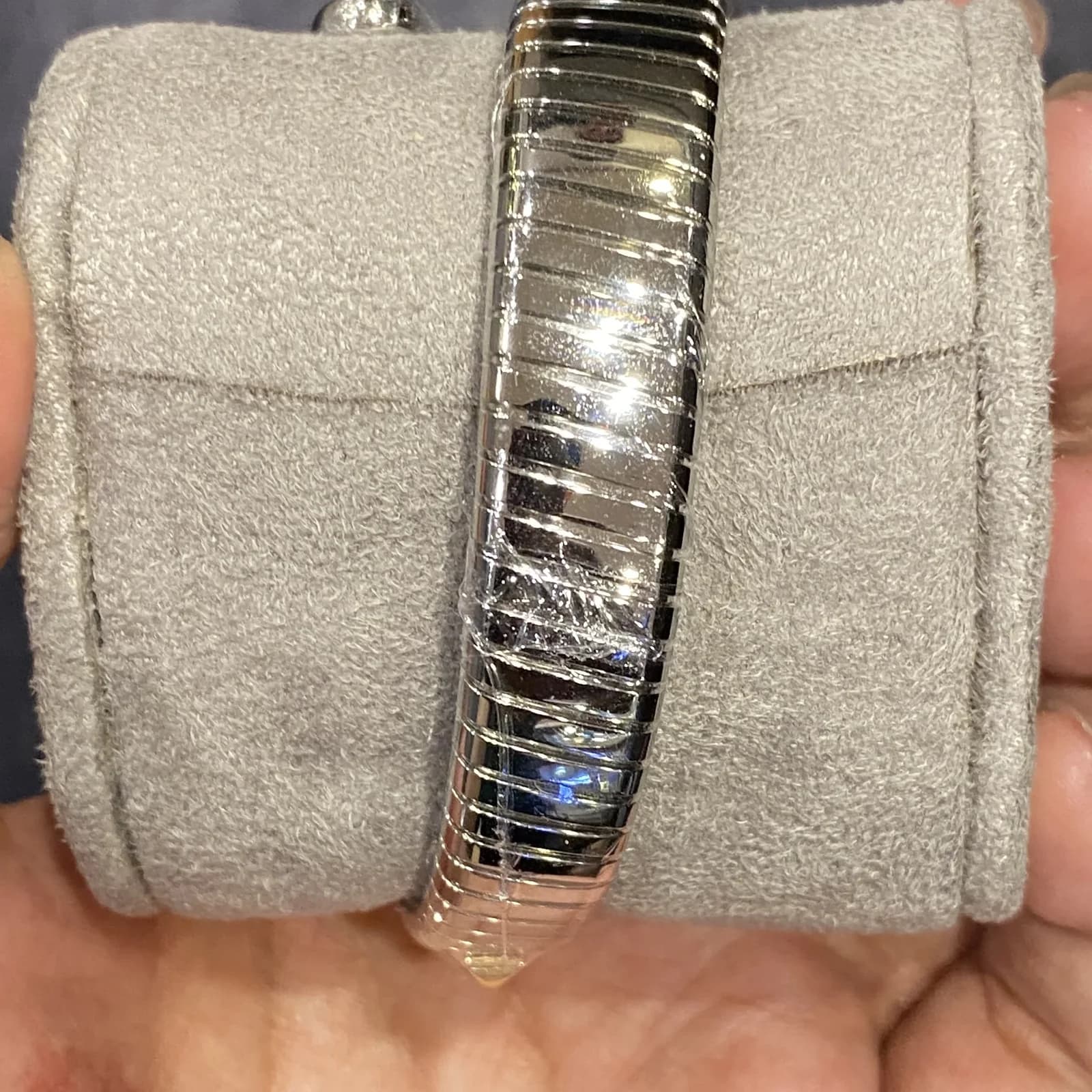 Thumb Serpenti Tubogas Studs Capsule / Mother of Pearl / Limited Edition