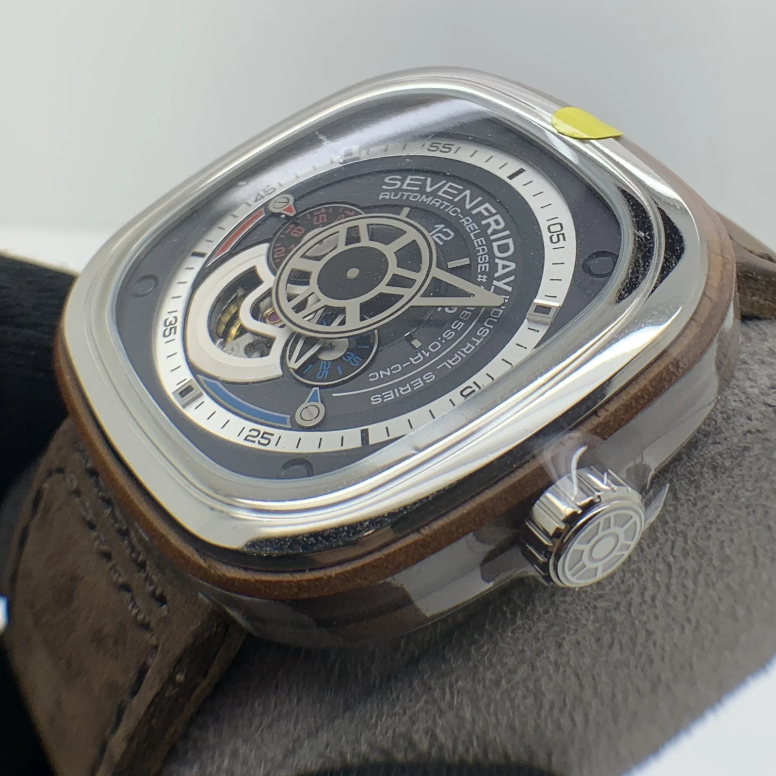 Thumb P1B/01 Industrial Essence