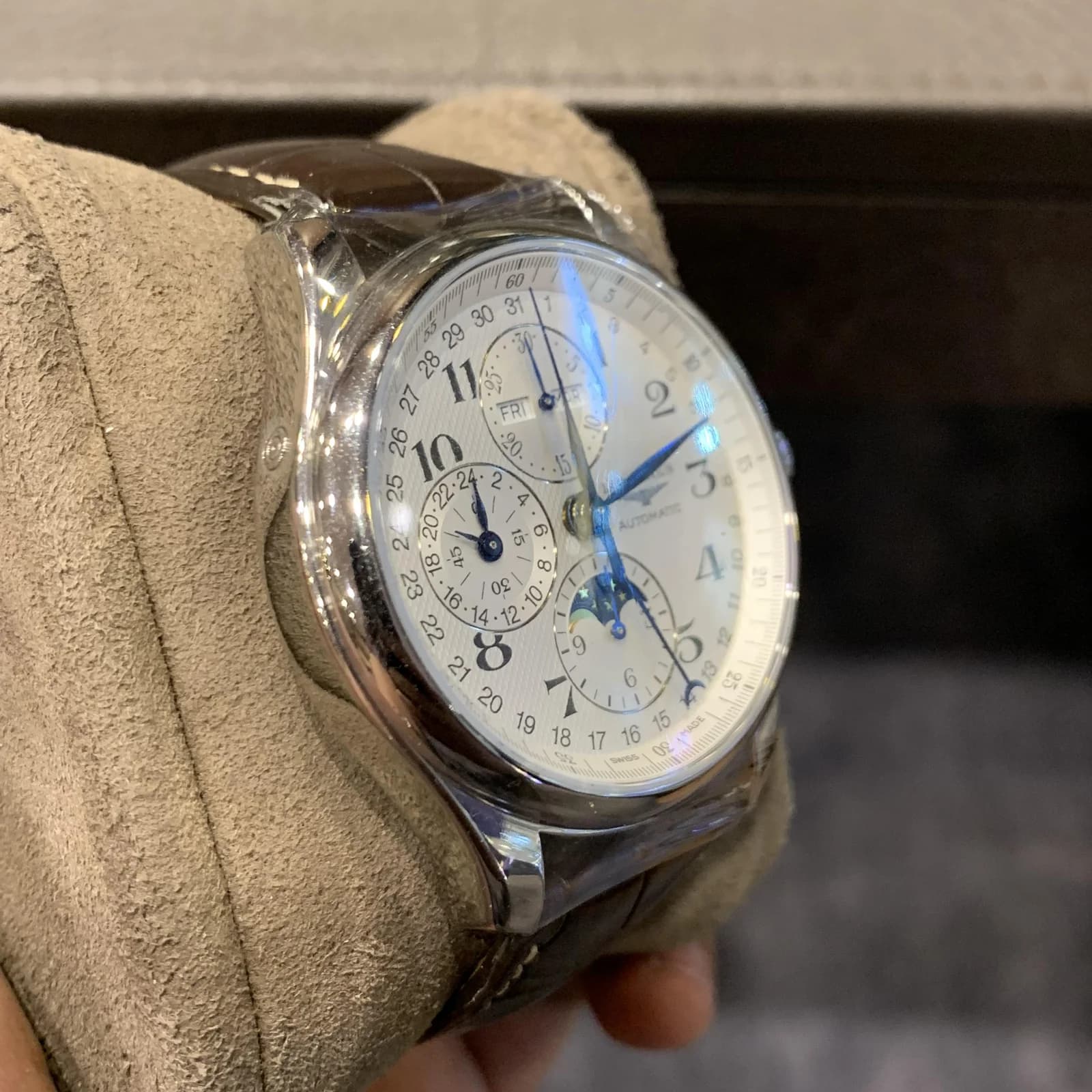 Thumb Master Collection 42 Chronograph Calendar Stainless Steel / Silver-Arabic / Alligator
