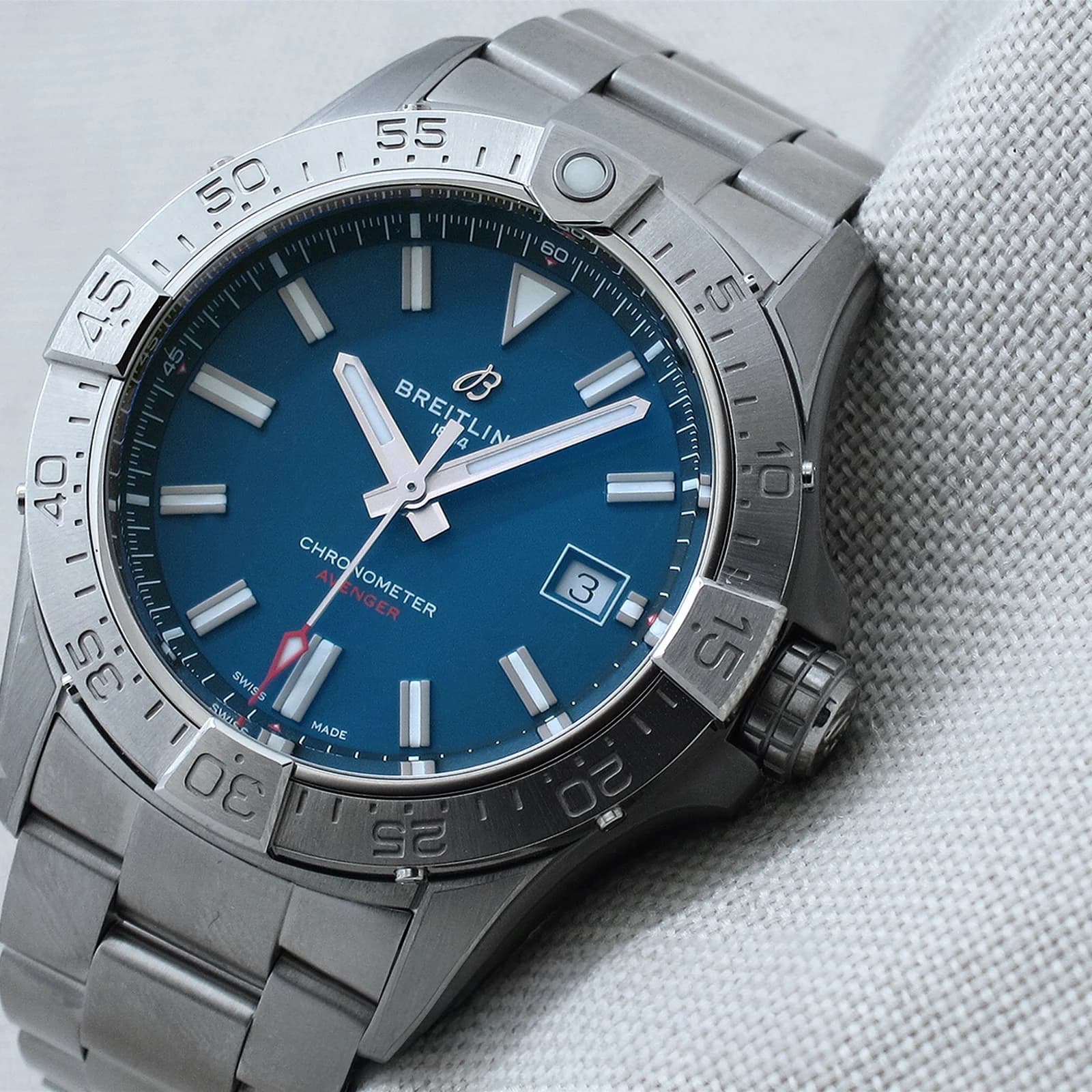 Thumb Avenger 42 Automatic / Stainless Stee / Blue