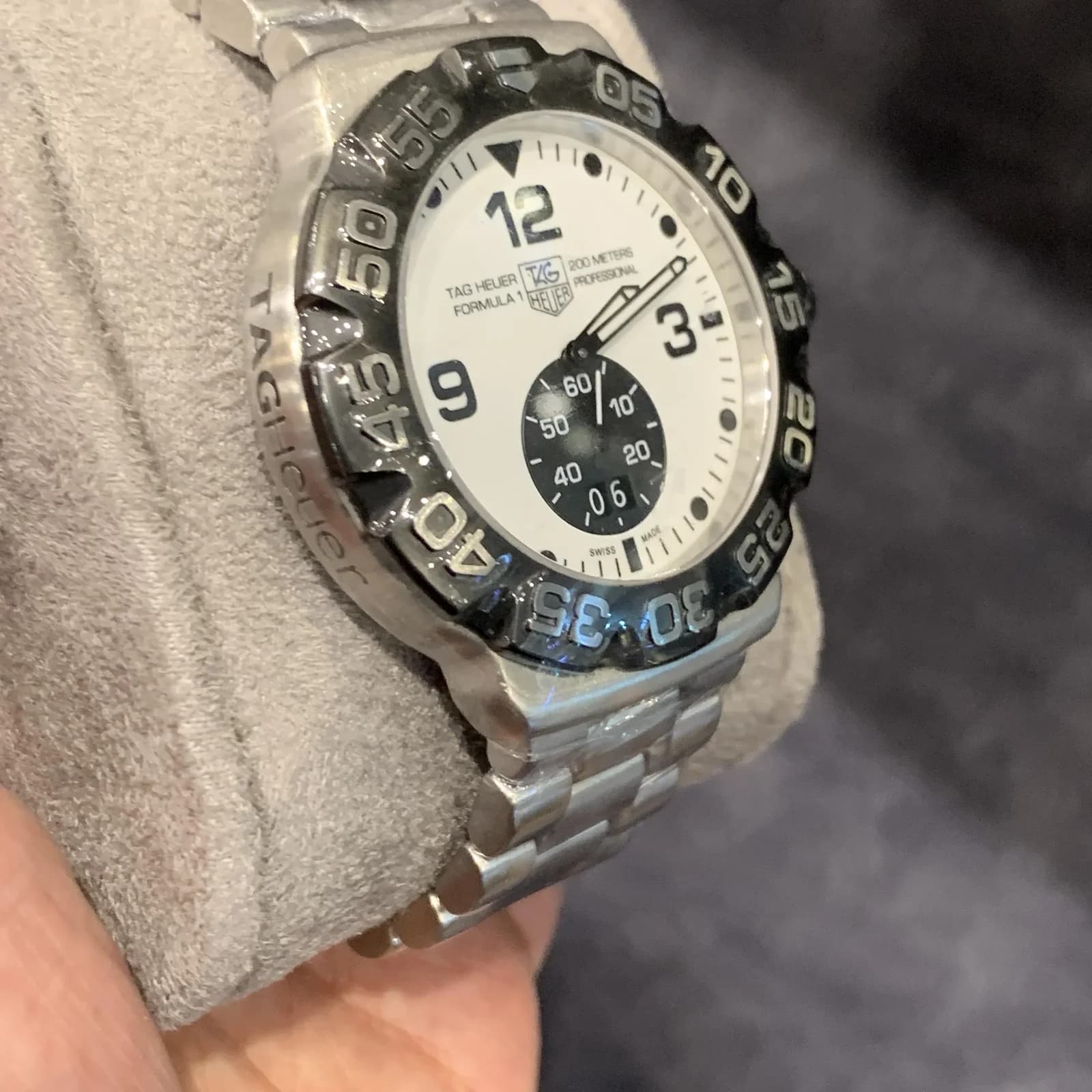 Thumb Formula 1 Big Date 44 Stainless Steel / White / Bracelet