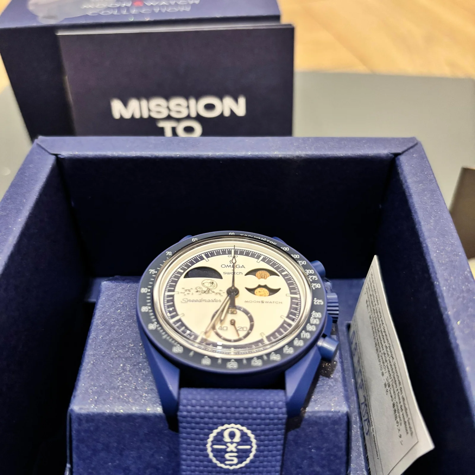 Thumb Omega x Swatch Moonshine Gold limited edition