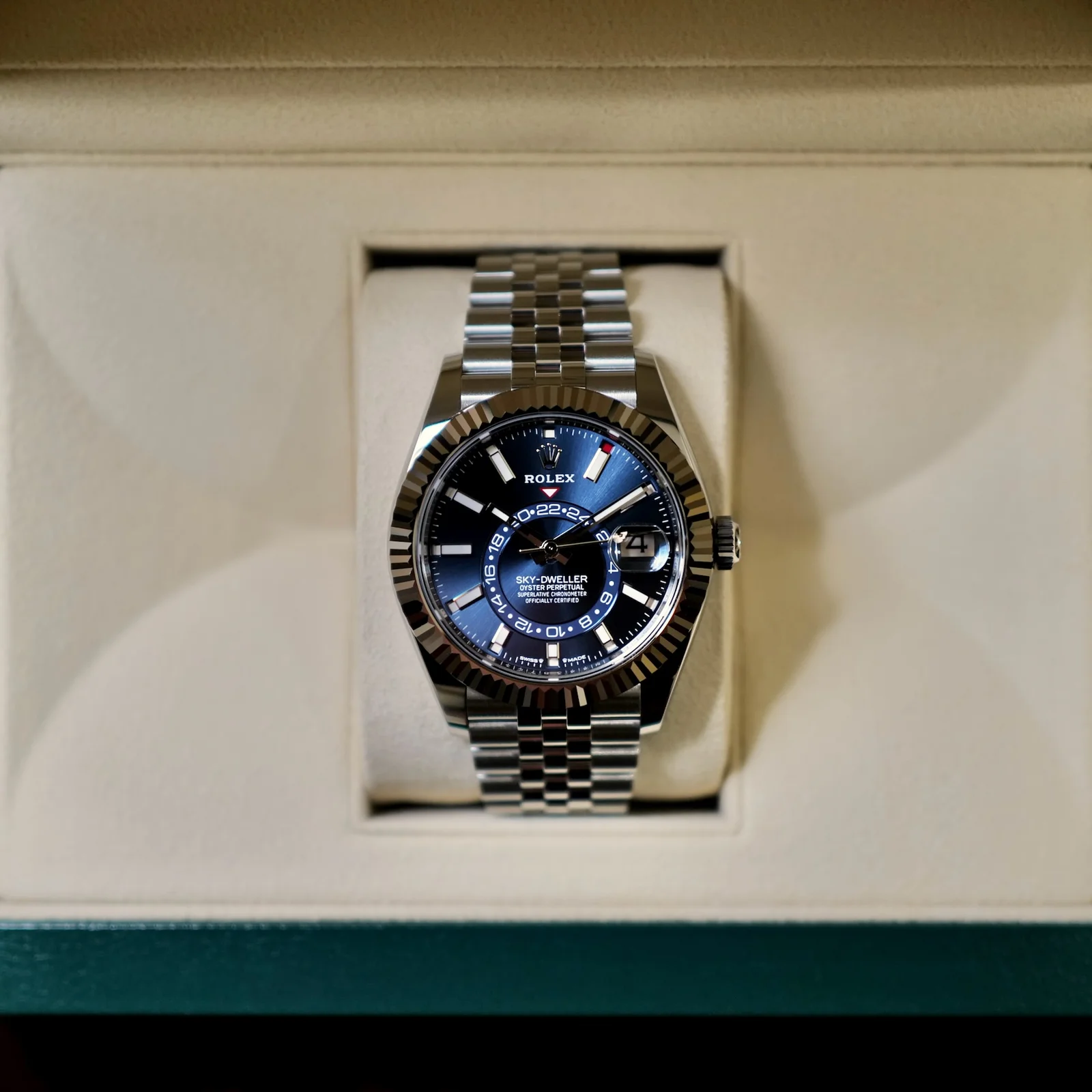 Thumb Sky-Dweller Stainless Steel - White Gold / Blue / Jubilee