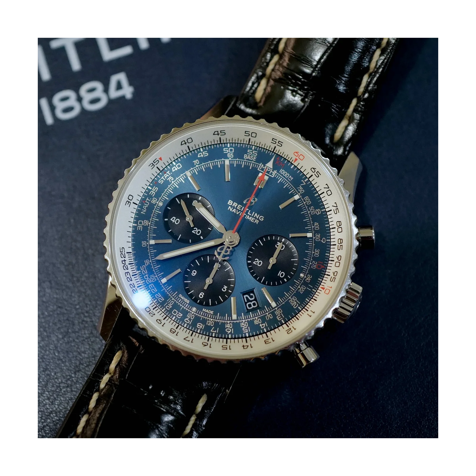 Thumb Navitimer 1 B01 Chronograph 43 Stainless Steel / Blue / Croco / Pin