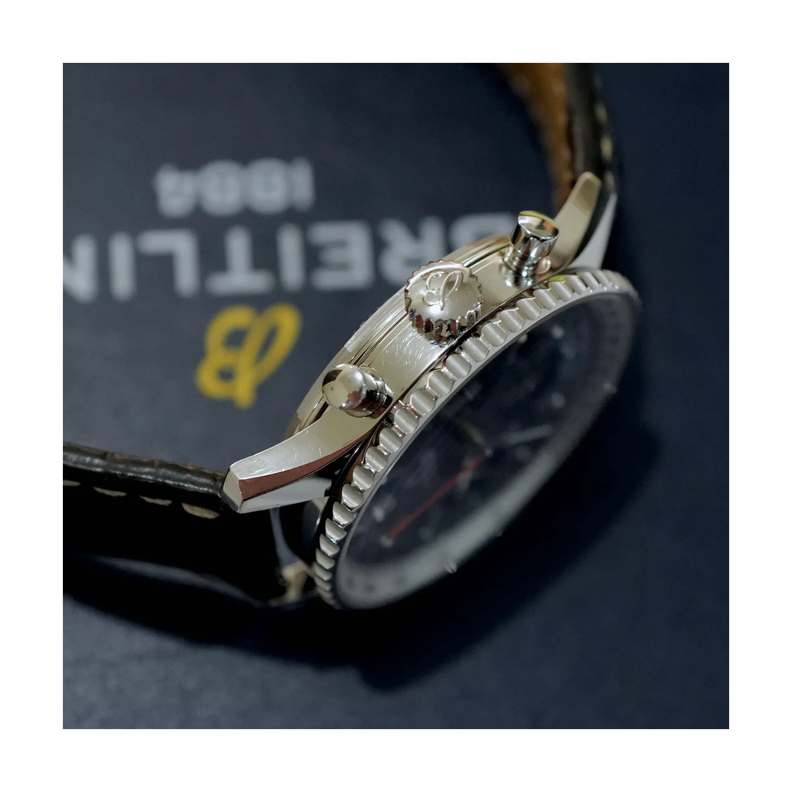 Thumb Navitimer 1 B01 Chronograph 43 Stainless Steel / Blue / Croco / Pin