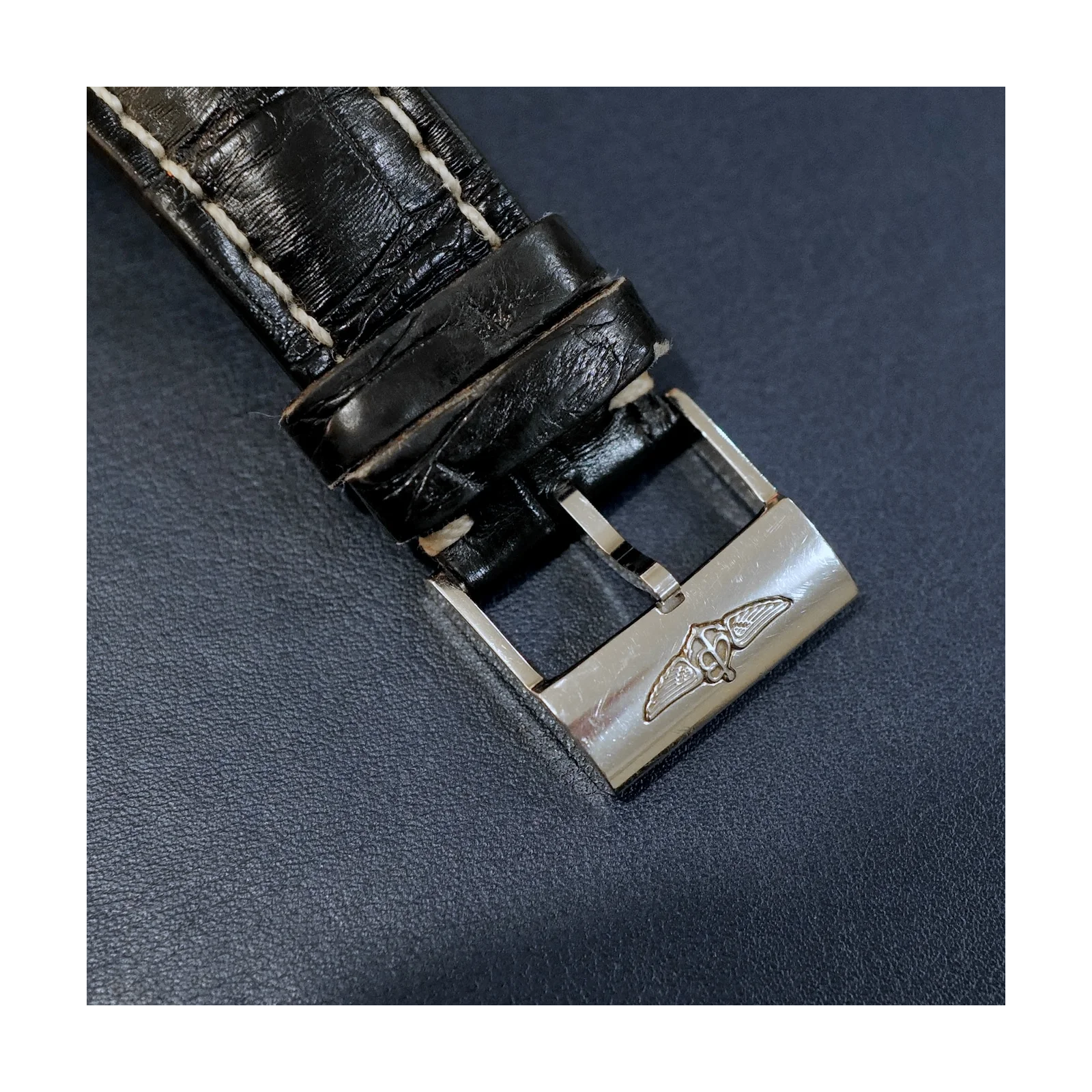 Thumb Navitimer 1 B01 Chronograph 43 Stainless Steel / Blue / Croco / Pin
