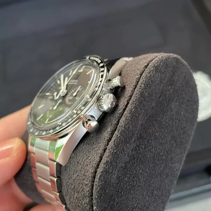 Thumb Speedmaster Moonwatch 39.7 321