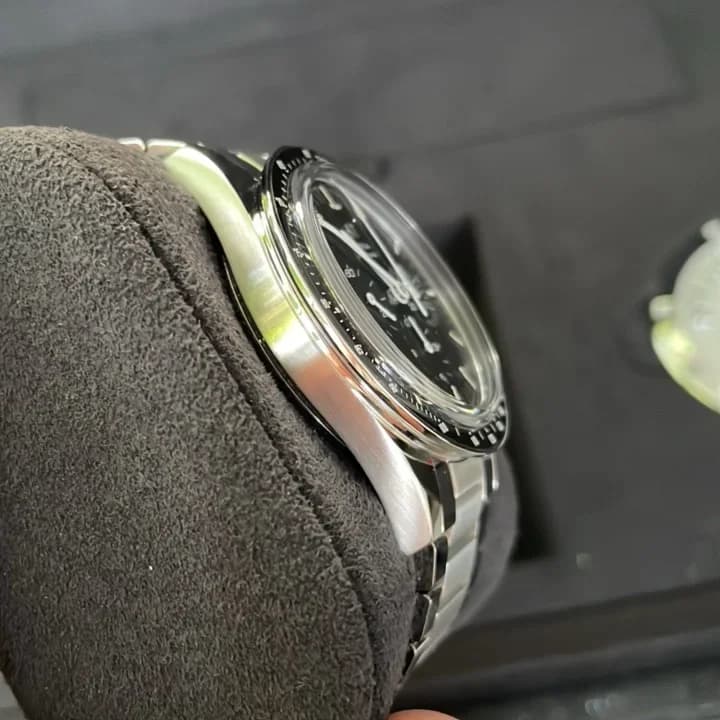 Thumb Speedmaster Moonwatch 39.7 321