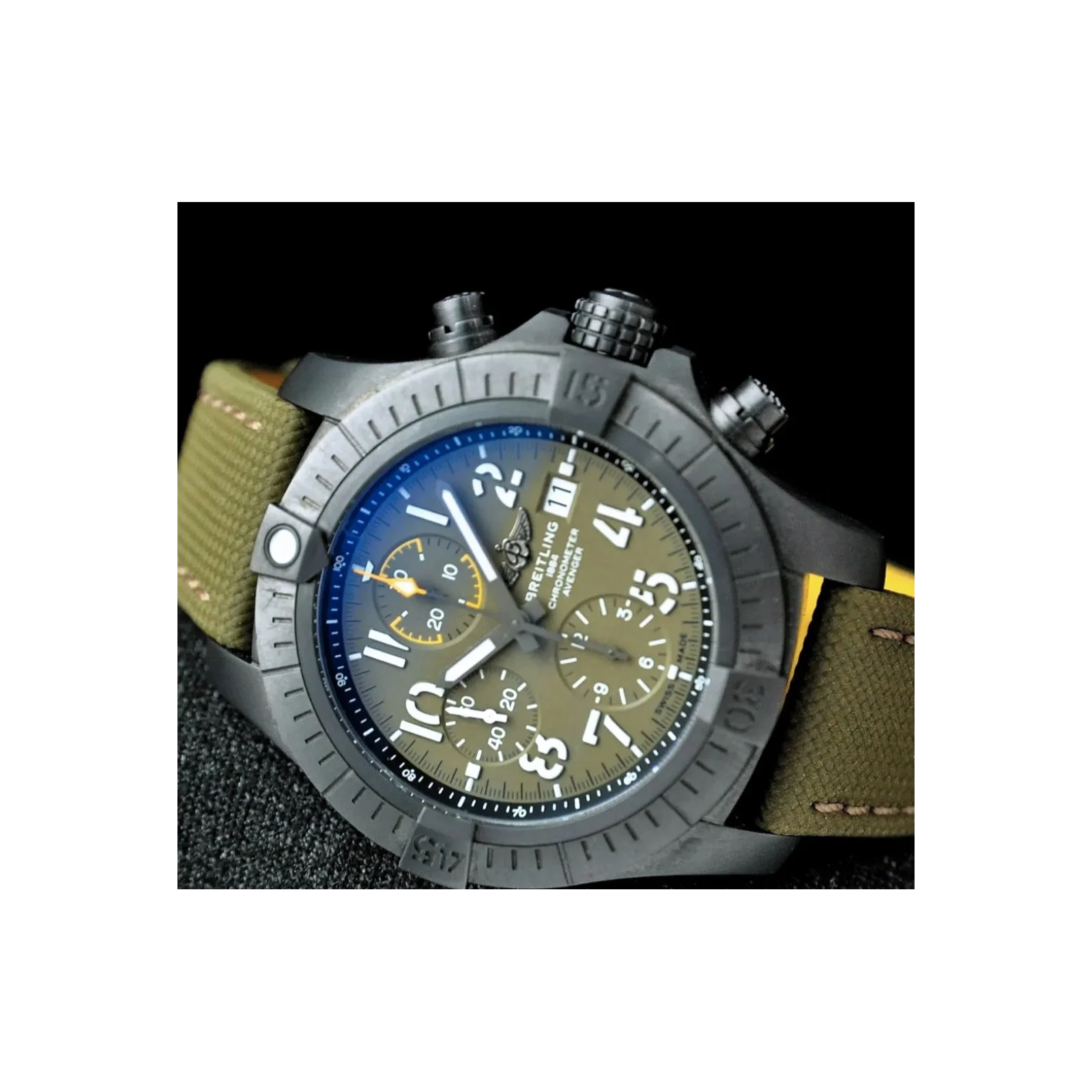 Thumb Avenger Chronograph 45 Night Mission / Green / Military / Pin