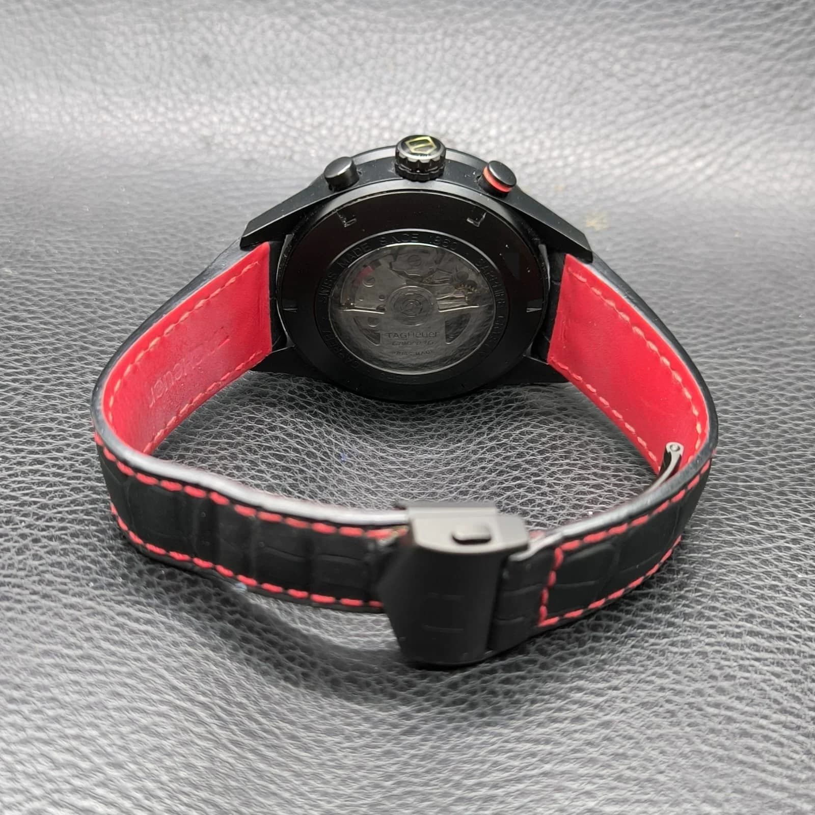 Thumb Carrera Calibre 16 Day-Date 43 Titanium PVD / Black / Alligator