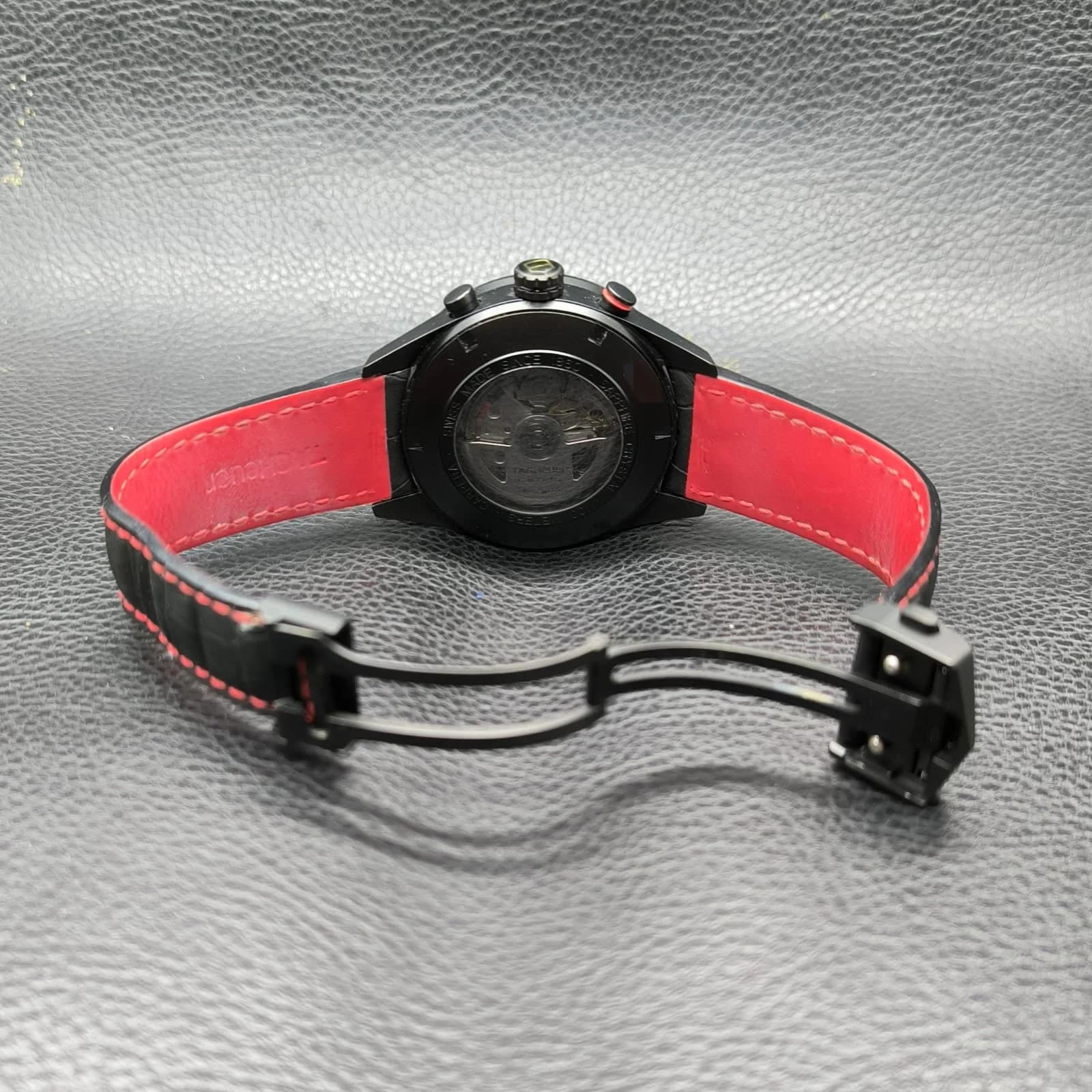 Thumb Carrera Calibre 16 Day-Date 43 Titanium PVD / Black / Alligator