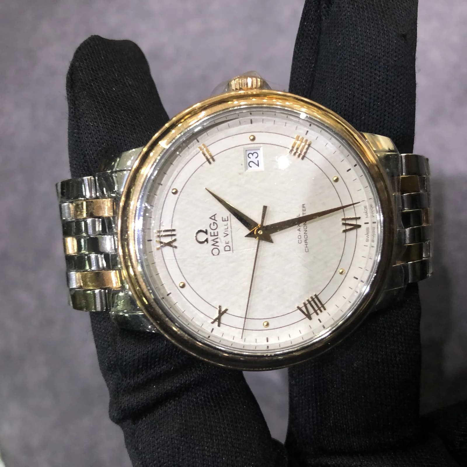 Thumb De Ville Prestige Co-Axial 39.5 Stainless Steel / Red Gold / Vintage Silver Silk / Bracelet