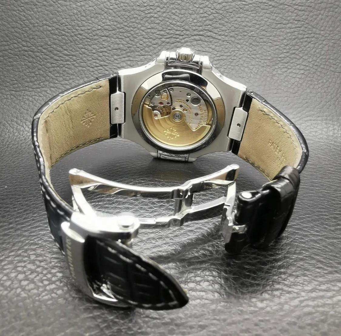 Thumb Nautilus 5726 Stainless Steel / Black