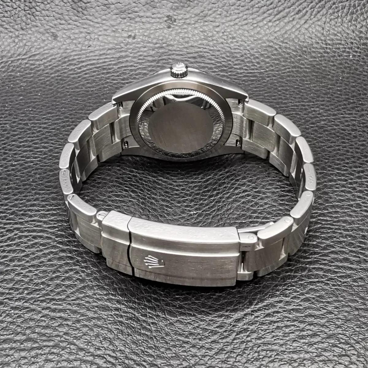 Thumb Oyster Perpetual 34 Stainless Steel / Black