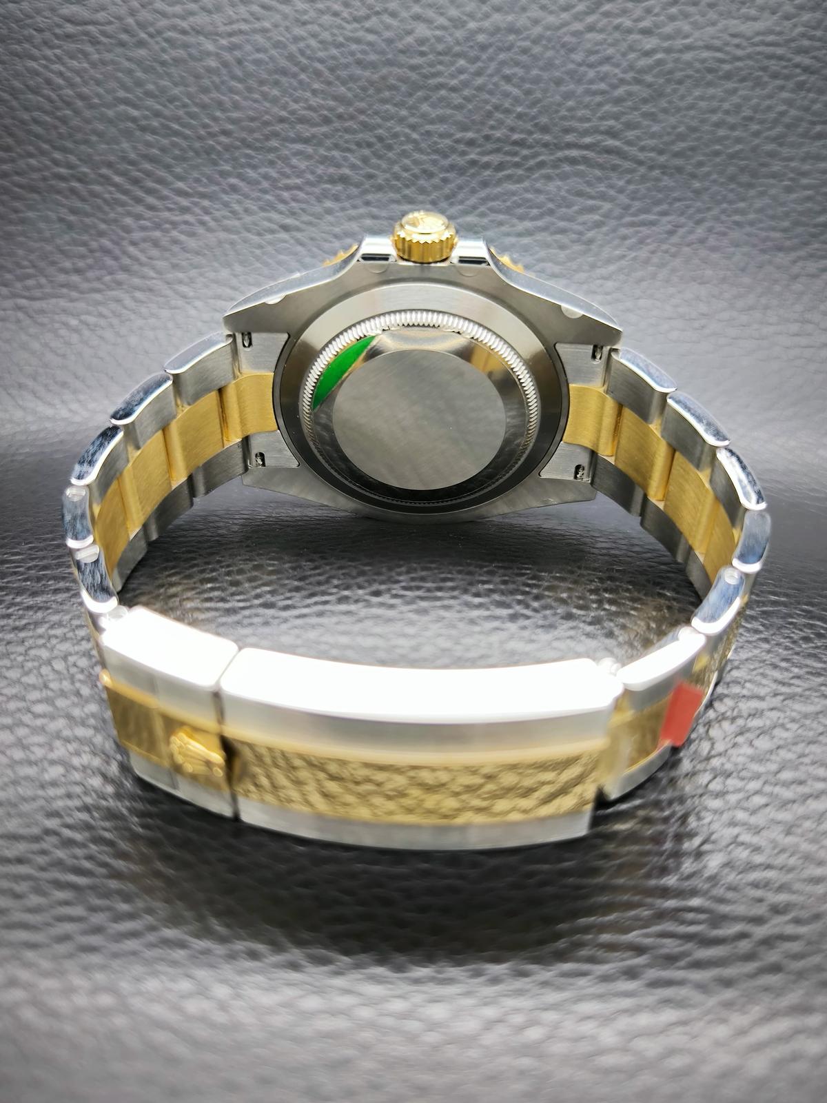 Thumb Submariner Date 41 Stainless Steel / Yellow Gold / Blue