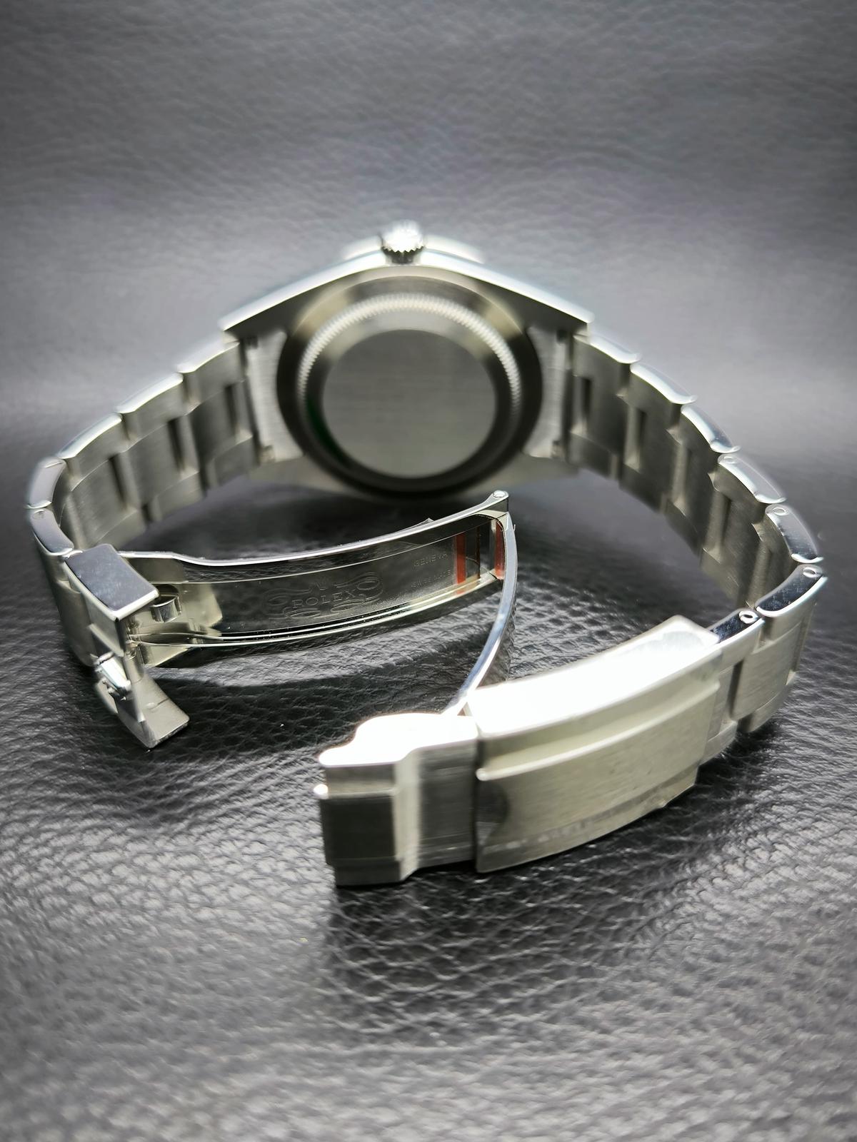 Thumb Explorer 39 / Stainless steel / Black
