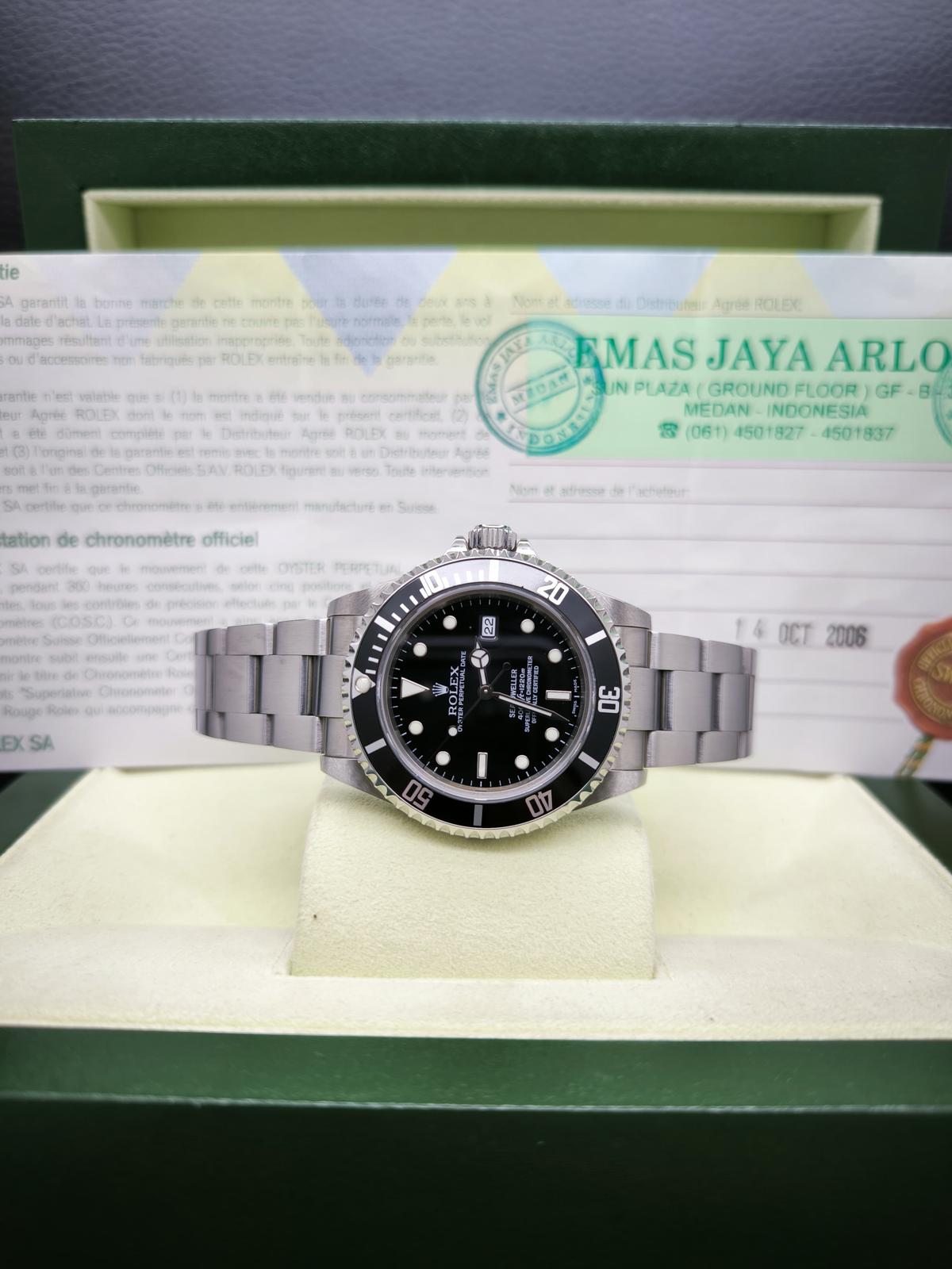 Thumb Sea-Dweller 16600 SuperLuminova