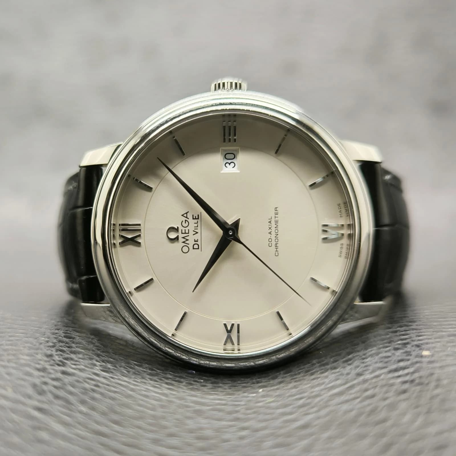 Thumb De Ville Prestige Co-Axial 39.5 Stainless Steel / Silver