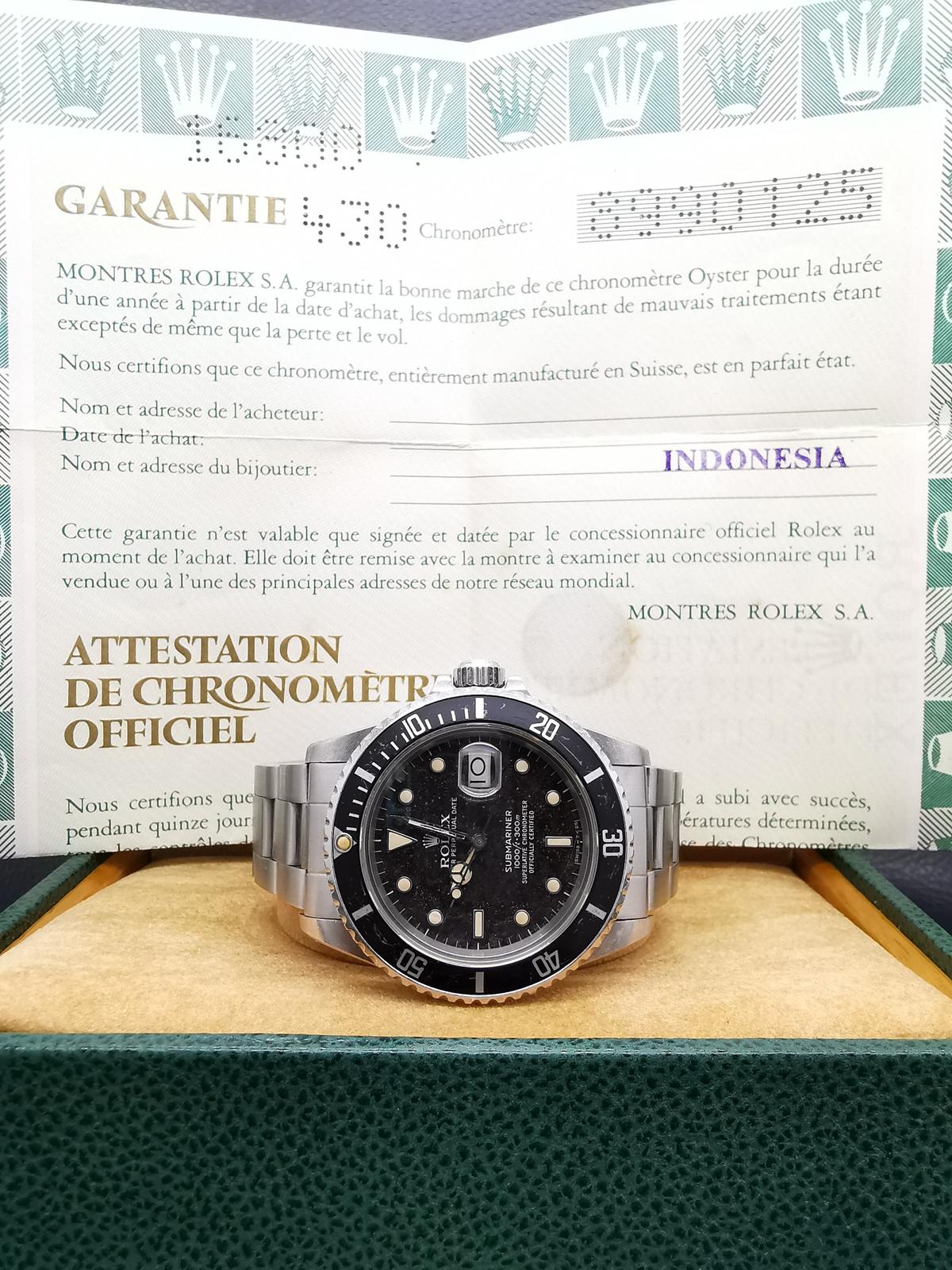 Thumb Submariner Date 16800