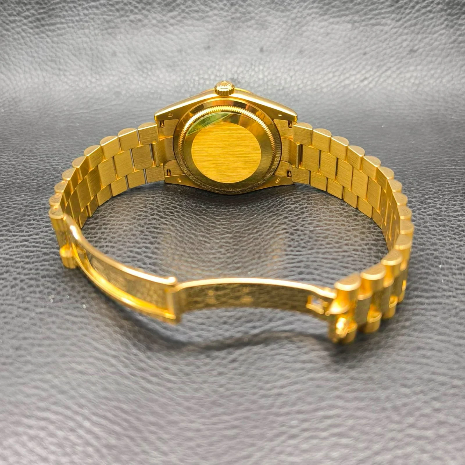 Thumb Day-Date 36 Yellow Gold Champagne Dial