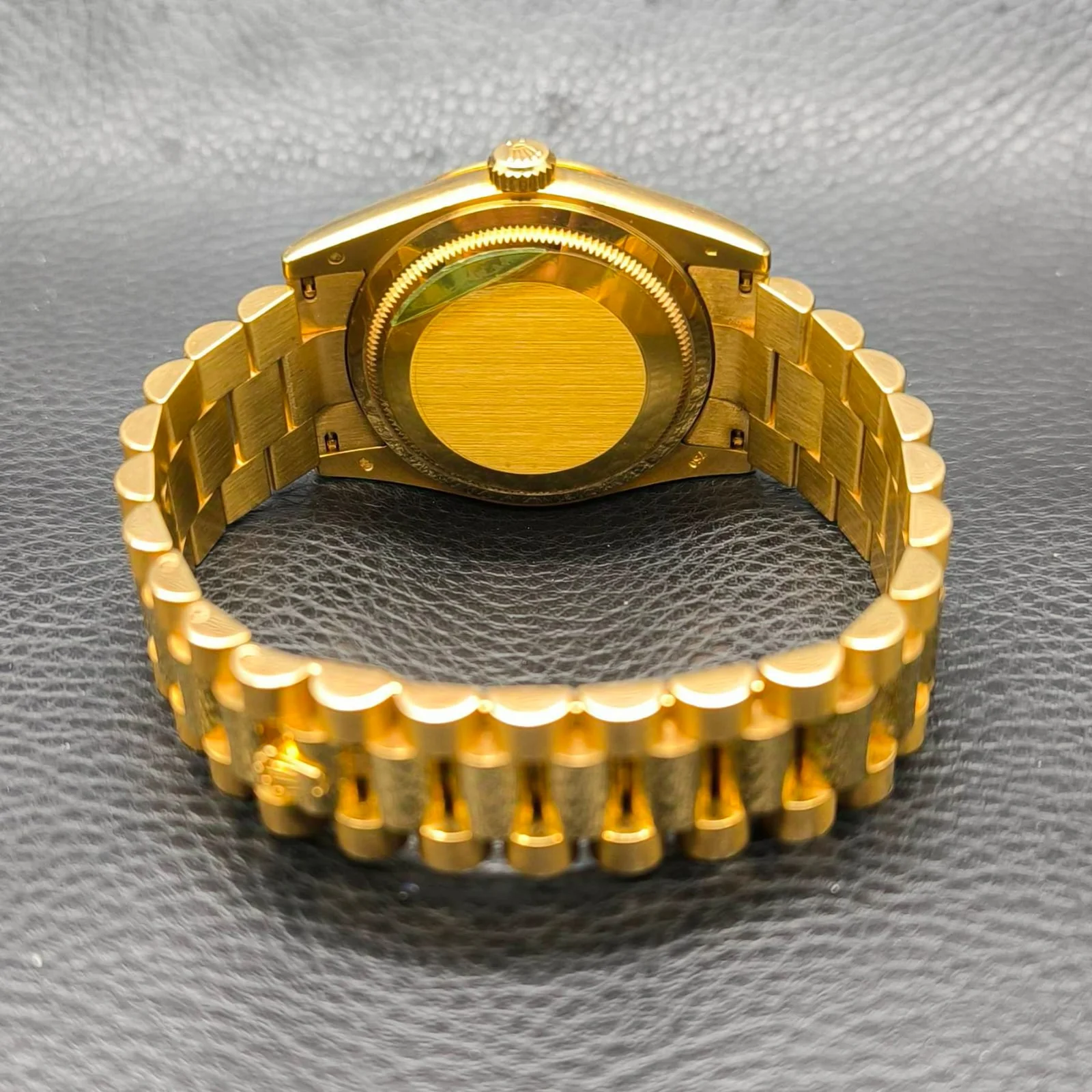 Thumb Day-Date 36 Yellow Gold Champagne Dial