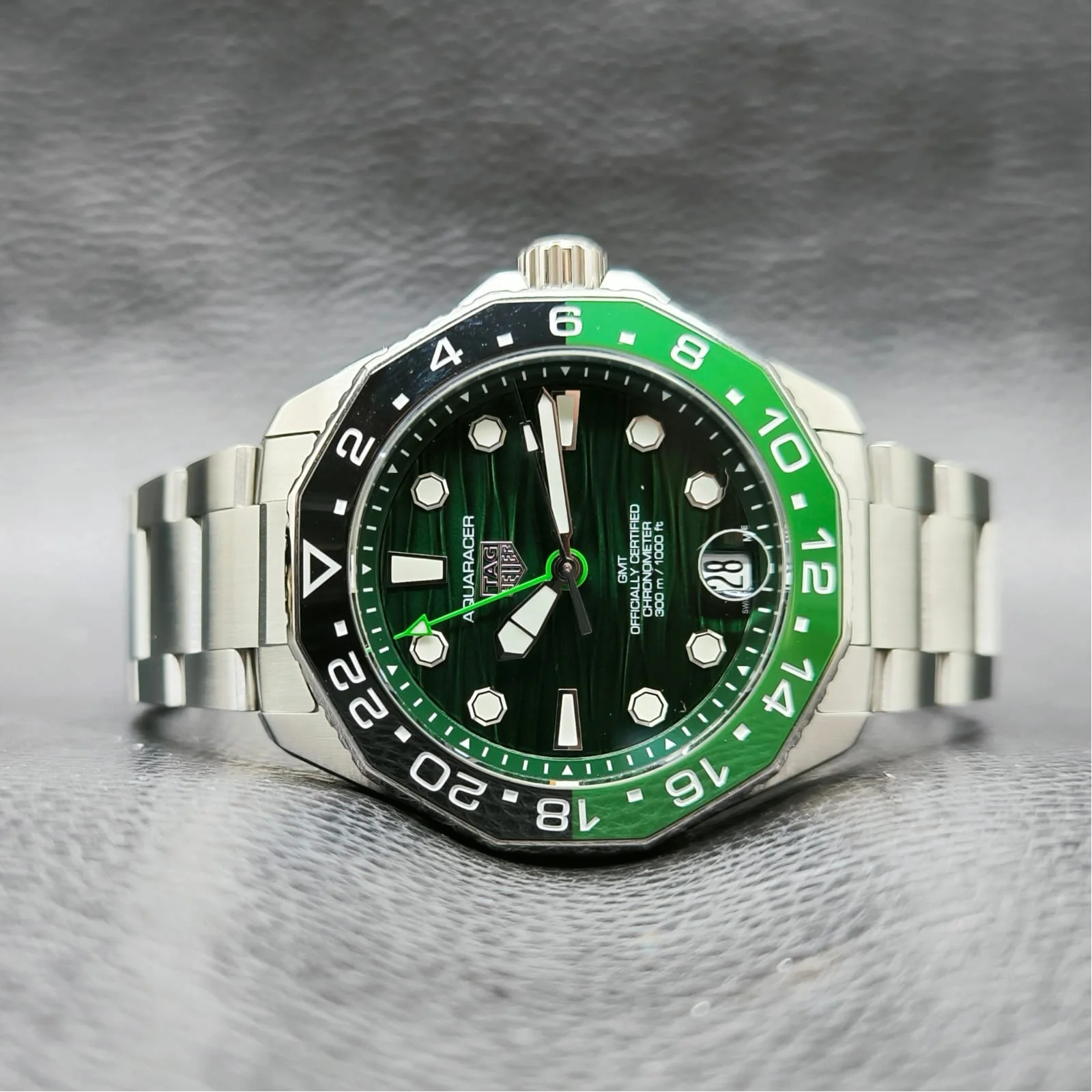 Thumb Aquaracer Professional 300 GMT / Stainless Steel / Green - Black